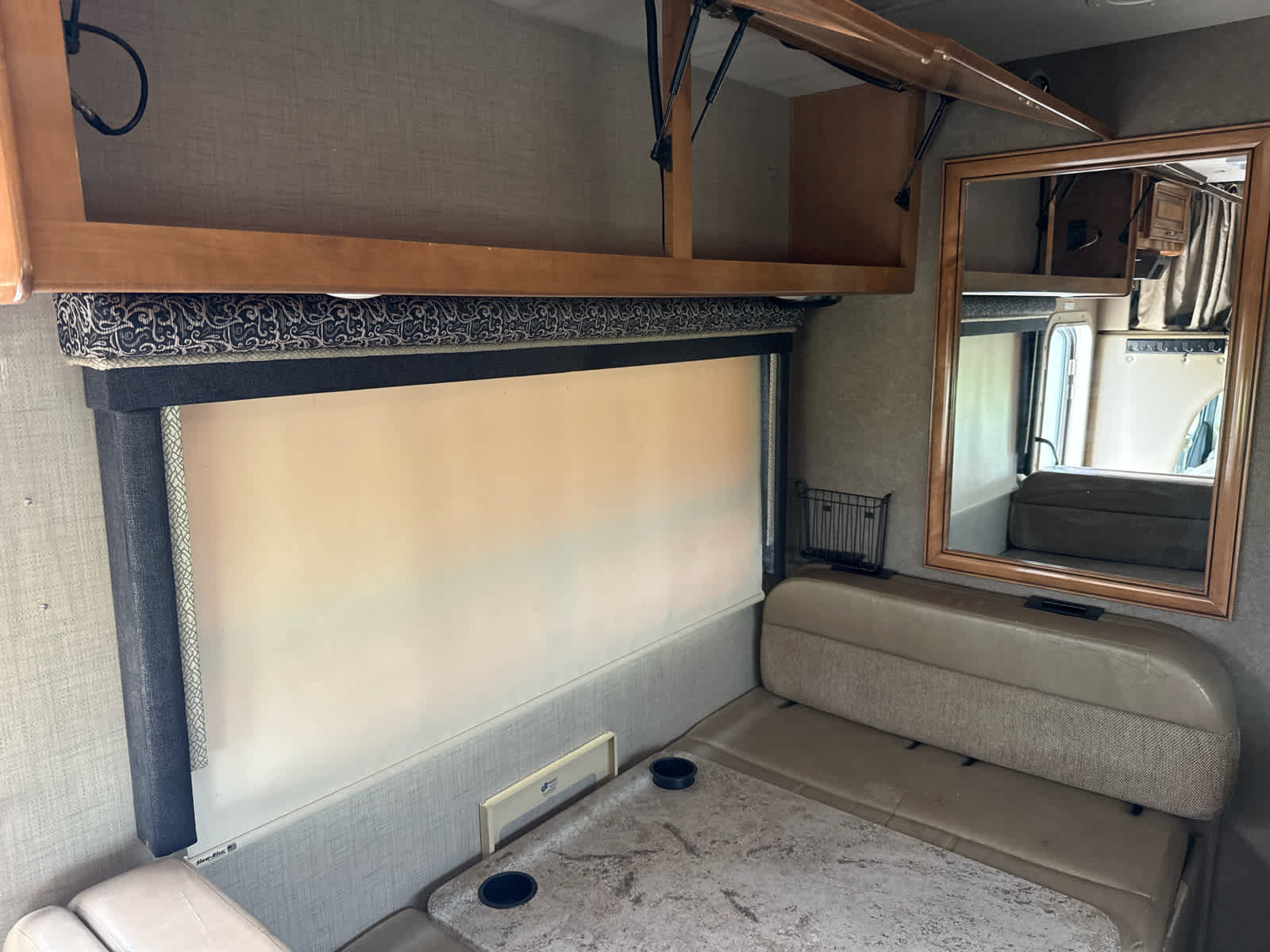 Used 2017 Ford E-450 and Econoline 450 Super Duty w/ Motorhome Prep Package RWD image 17