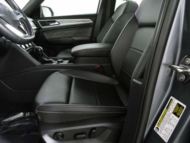Used 2023 Volkswagen Atlas Cross Sport SE w/ Panoramic Sunroof Package image 17