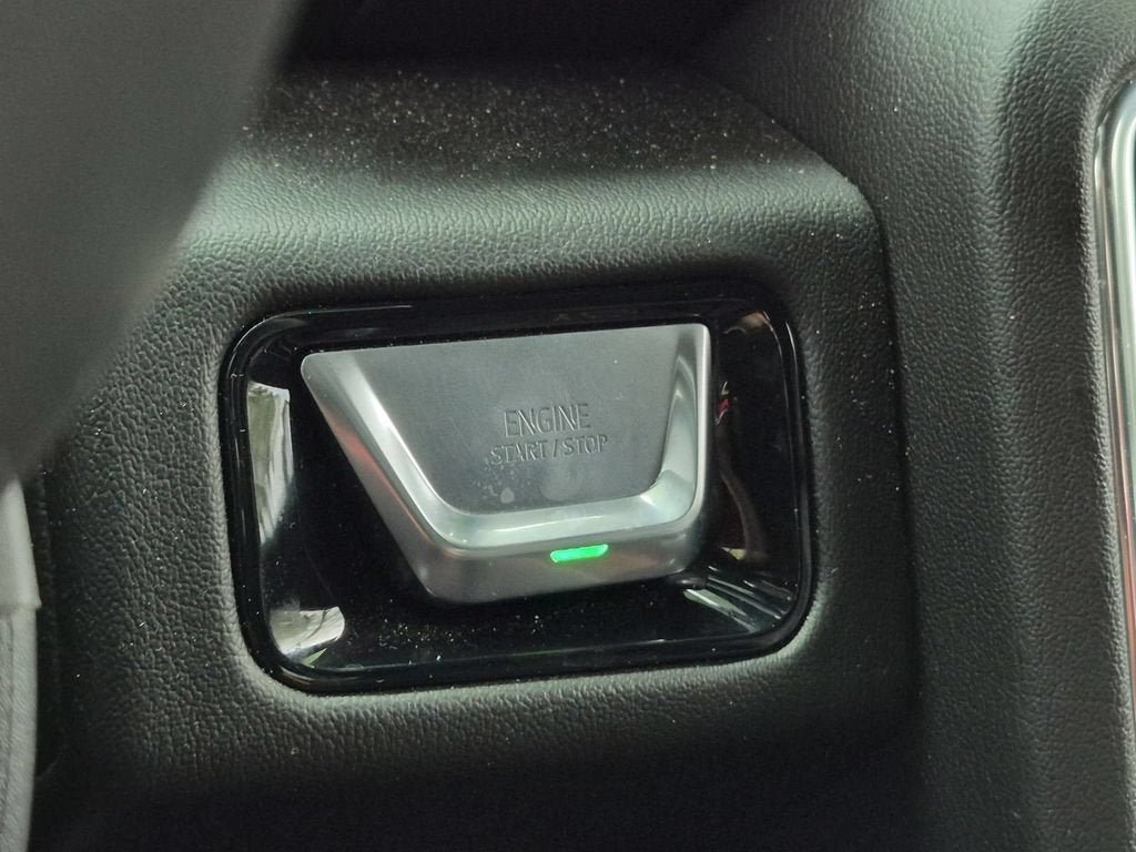 Used 2025 GMC Yukon Denali w/ Sun & Power Step Package AWD/4WD image 21