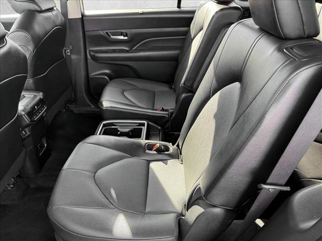 Certified 2025 Toyota Grand Highlander AWD image 17