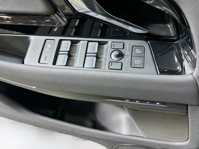 Used 2026 Land Rover Range Rover Evoque S image 20