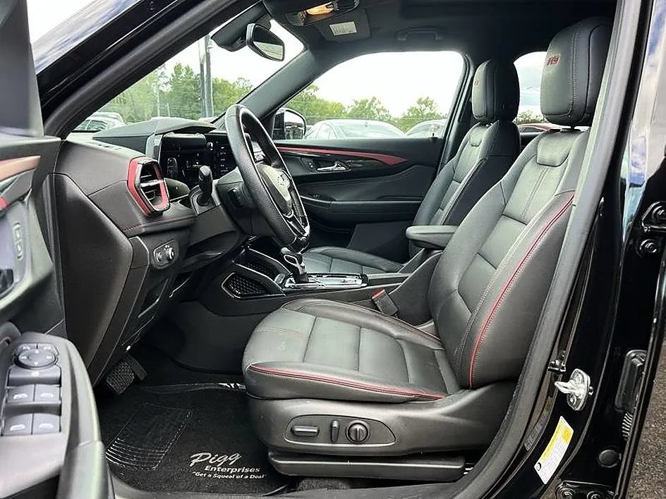 Used 2025 Chevrolet TrailBlazer RS w/ Convenience Package FWD image 13