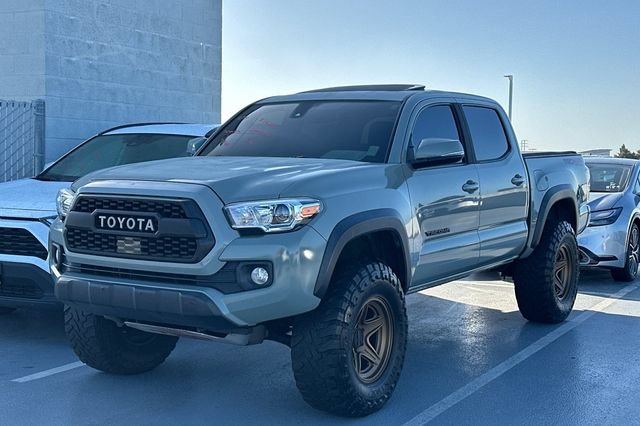 Used 2022 Toyota Tacoma TRD Off-Road w/ TRD Premium Off Road Package AWD/4WD video 2