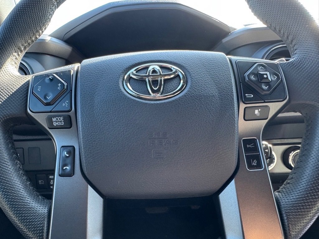 Used 2020 Toyota Tacoma TRD Sport w/ Technology Package image 16