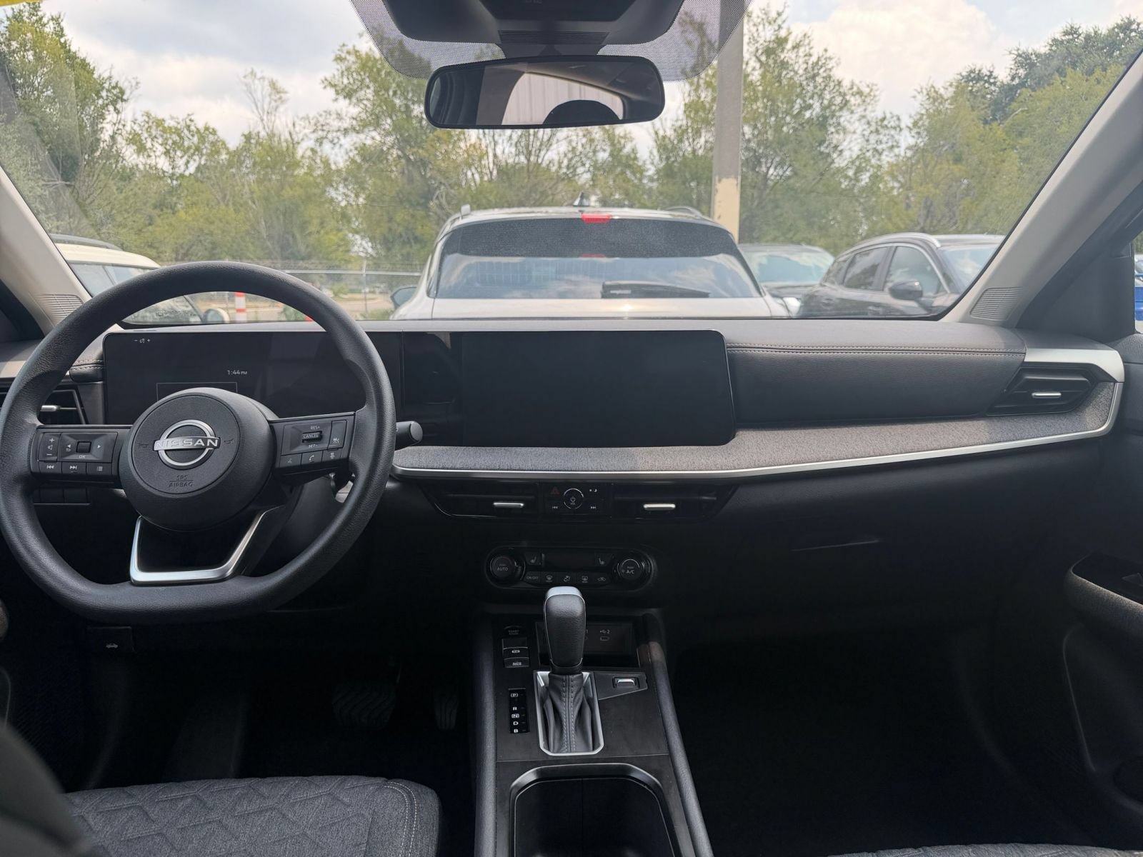 Used 2026 Nissan Kicks SV w/ Cold Weather Package AWD/4WD image 32