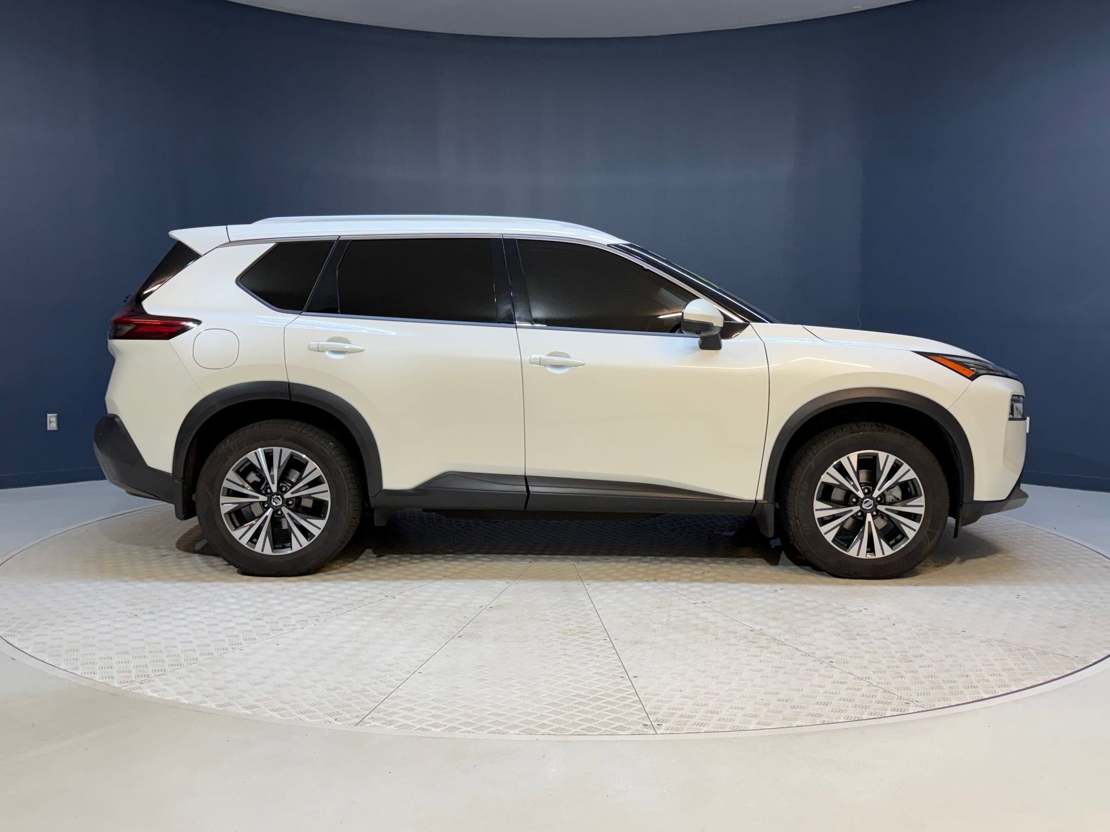 Used 2021 Nissan Rogue SV w/ Premium Package AWD/4WD image 8