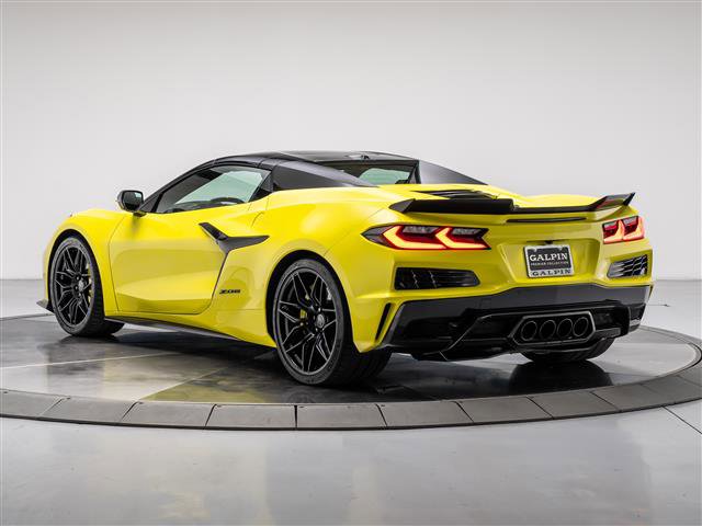 Used 2023 Chevrolet Corvette Z06 w/ Stealth Interior Trim Package image 6