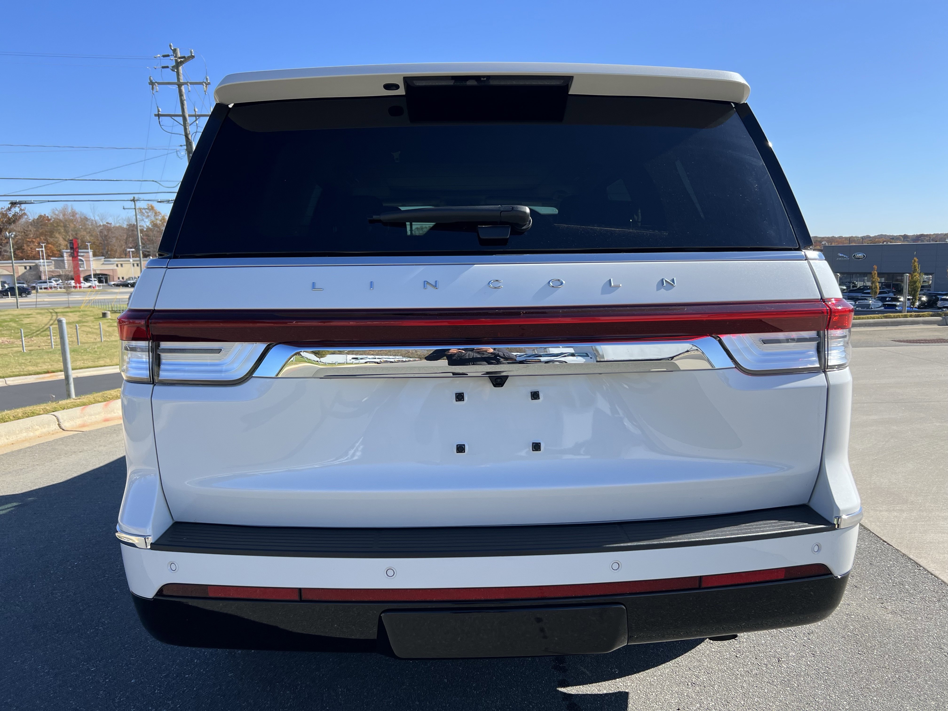 Used 2024 Lincoln Navigator Premiere image 8