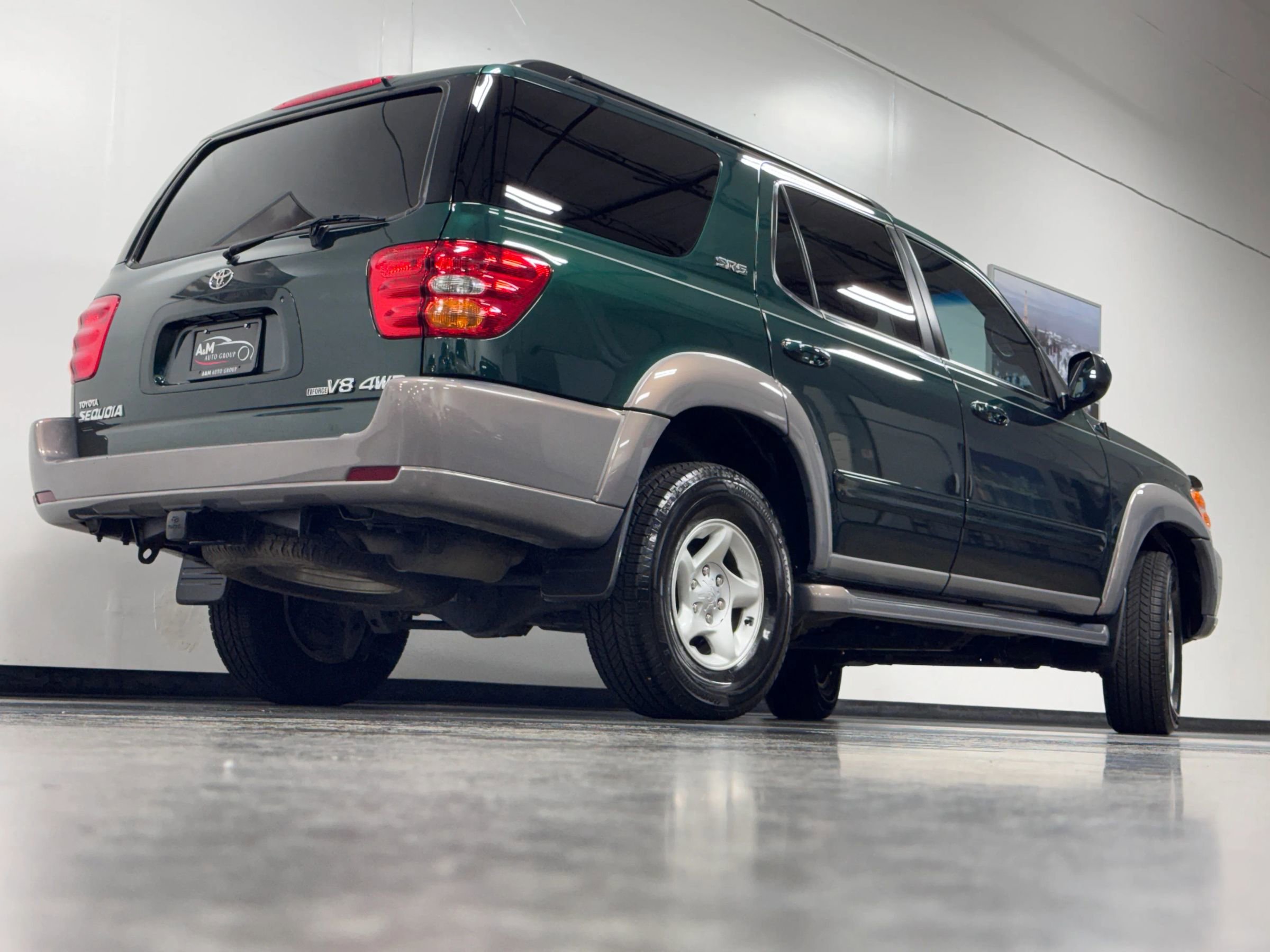 Used 2002 Toyota Sequoia SR5 AWD/4WD image 4