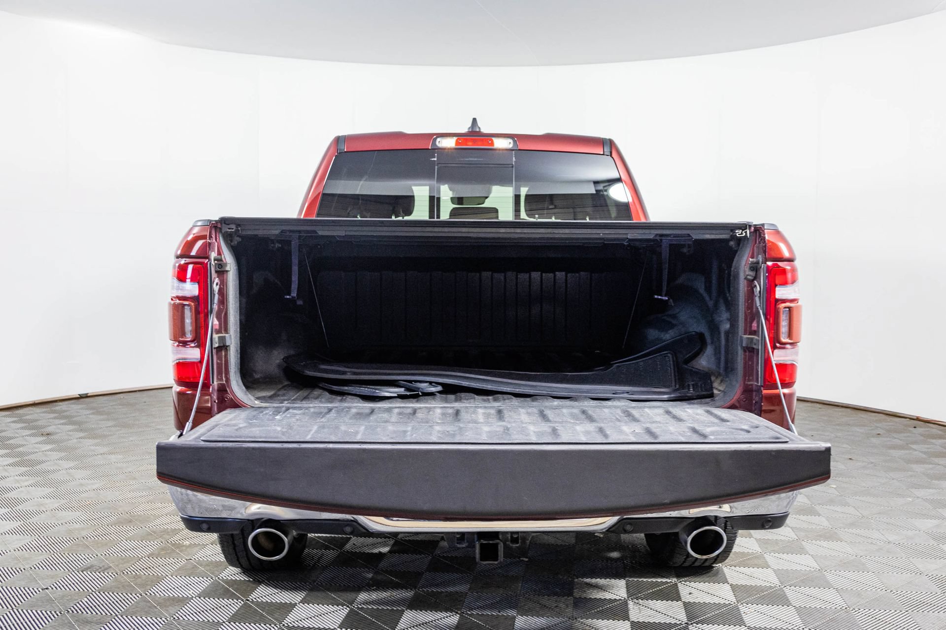 Used 2019 RAM 1500 Limited w/ Advanced Safety Group AWD/4WD image 44