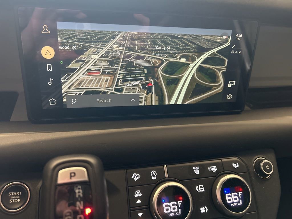 Used 2023 Land Rover Defender 90 X-Dynamic SE image 10