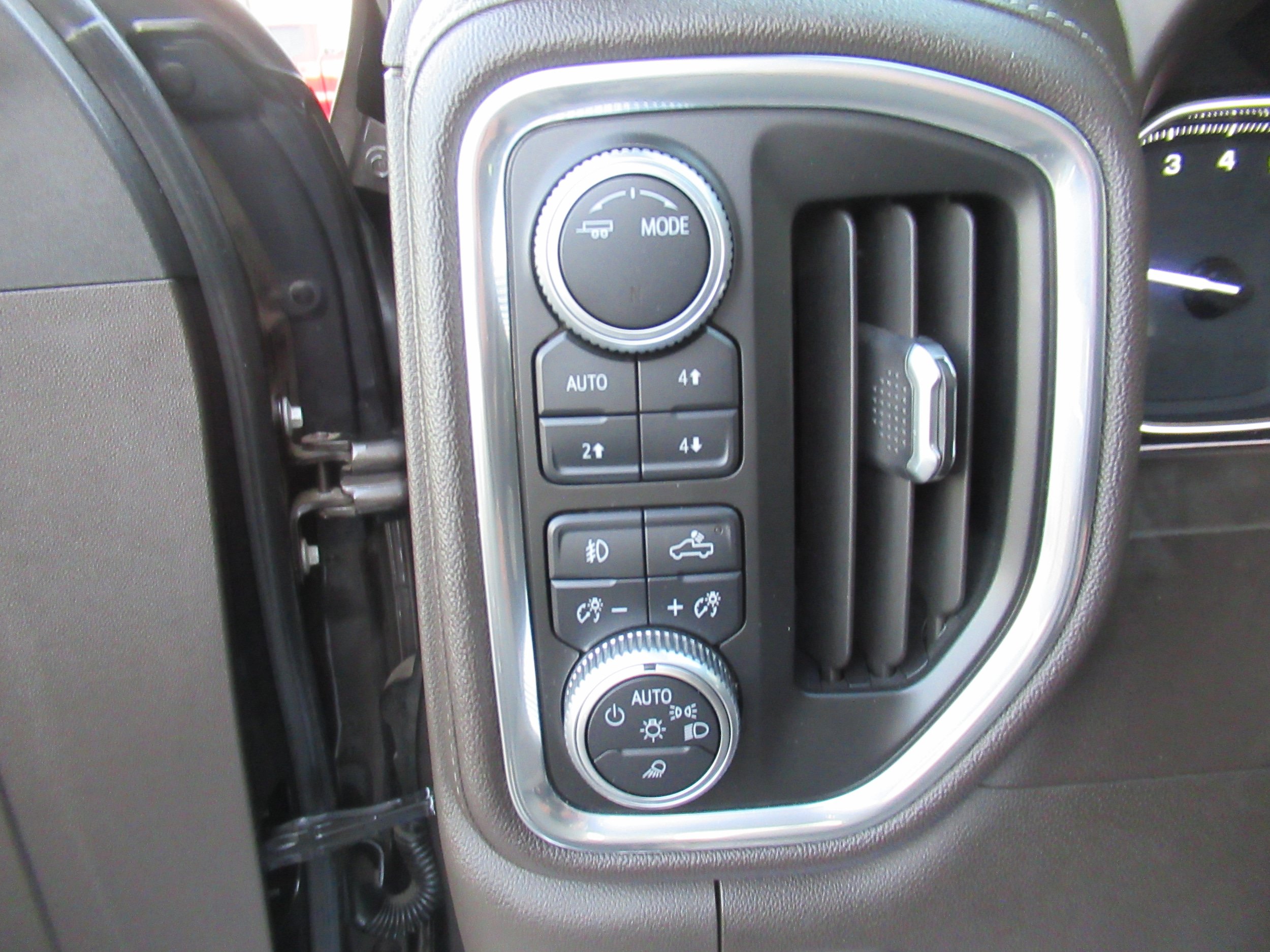 Used 2020 GMC Sierra 1500 SLT w/ SLT Premium Plus Package AWD/4WD image 17