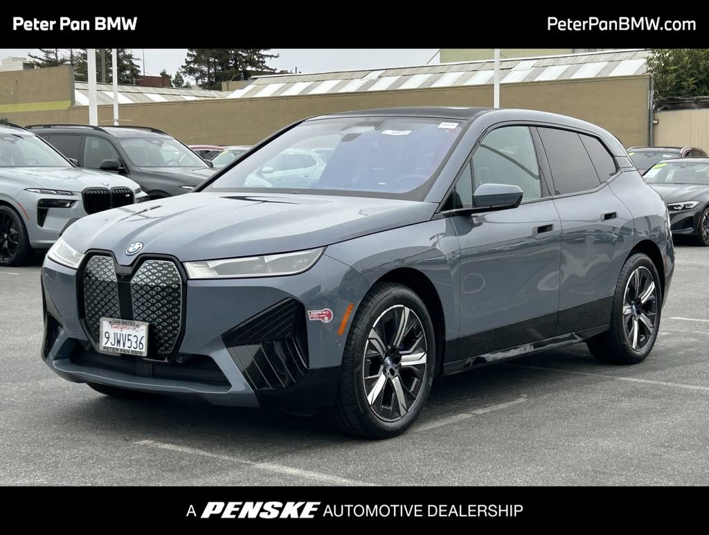 Used 2024 BMW iX xDrive50 w/ Sport Package AWD/4WD video 1
