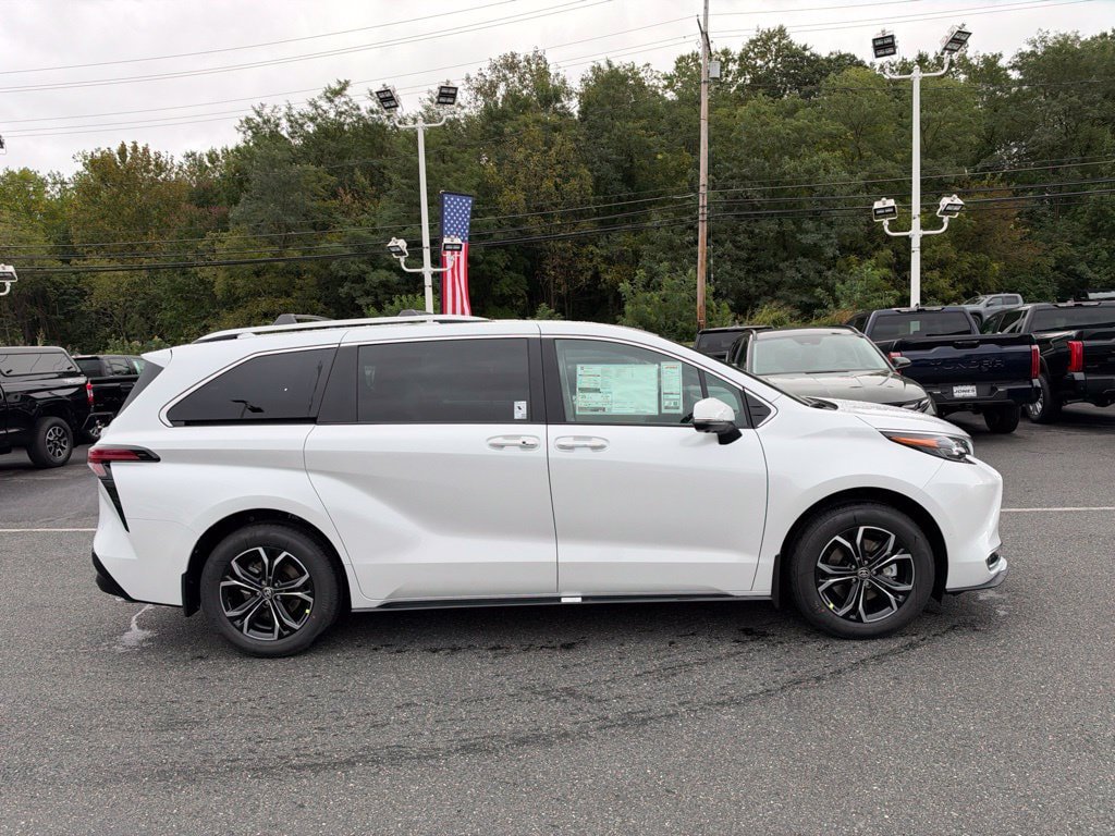 New 2026 Toyota Sienna Platinum AWD/4WD image 4