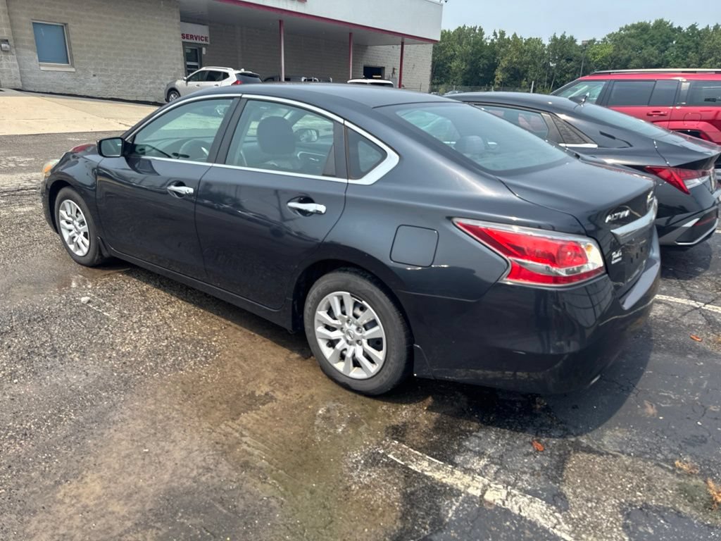 Used 2015 Nissan Altima 2.5 S w/ Power Driver Seat Package FWD image 2