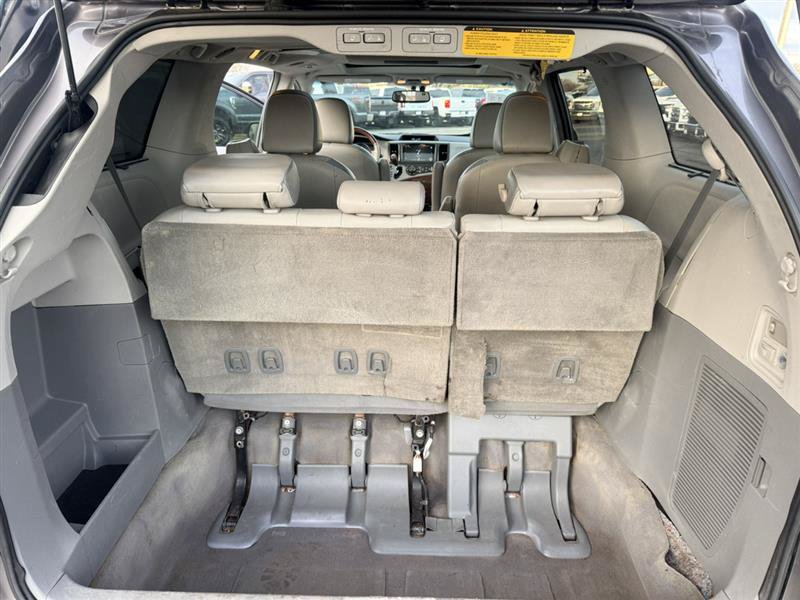 Used 2013 Toyota Sienna Limited w/ Premium Pkg FWD image 19
