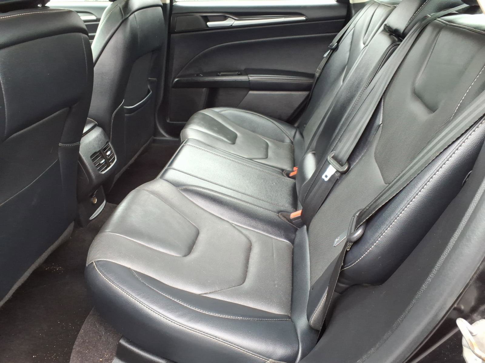 Used 2020 Ford Fusion Titanium image 9