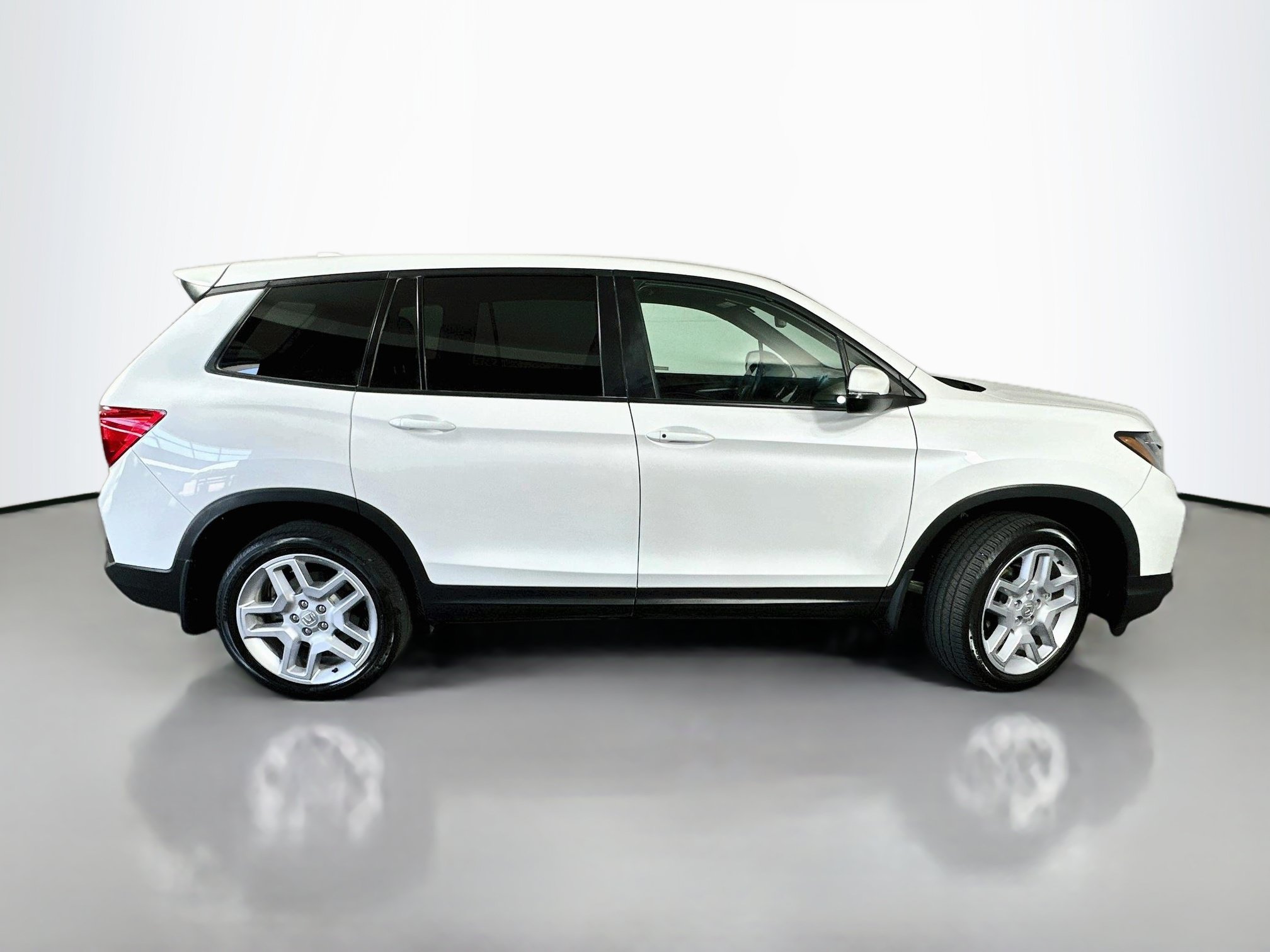 Used 2024 Honda Passport EX-L image 8