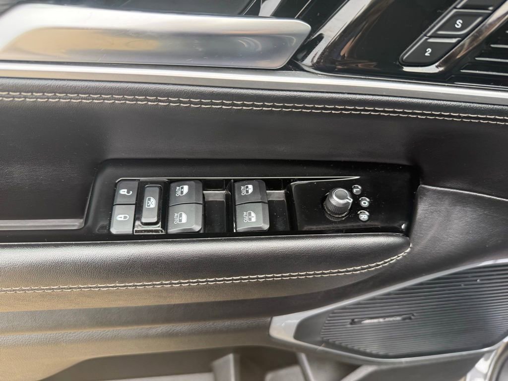 Used 2024 Jeep Wagoneer Series II w/ Flexible Seating Group image 29