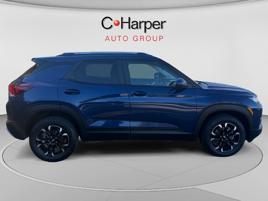 Used 2023 Chevrolet TrailBlazer LT AWD/4WD image 2