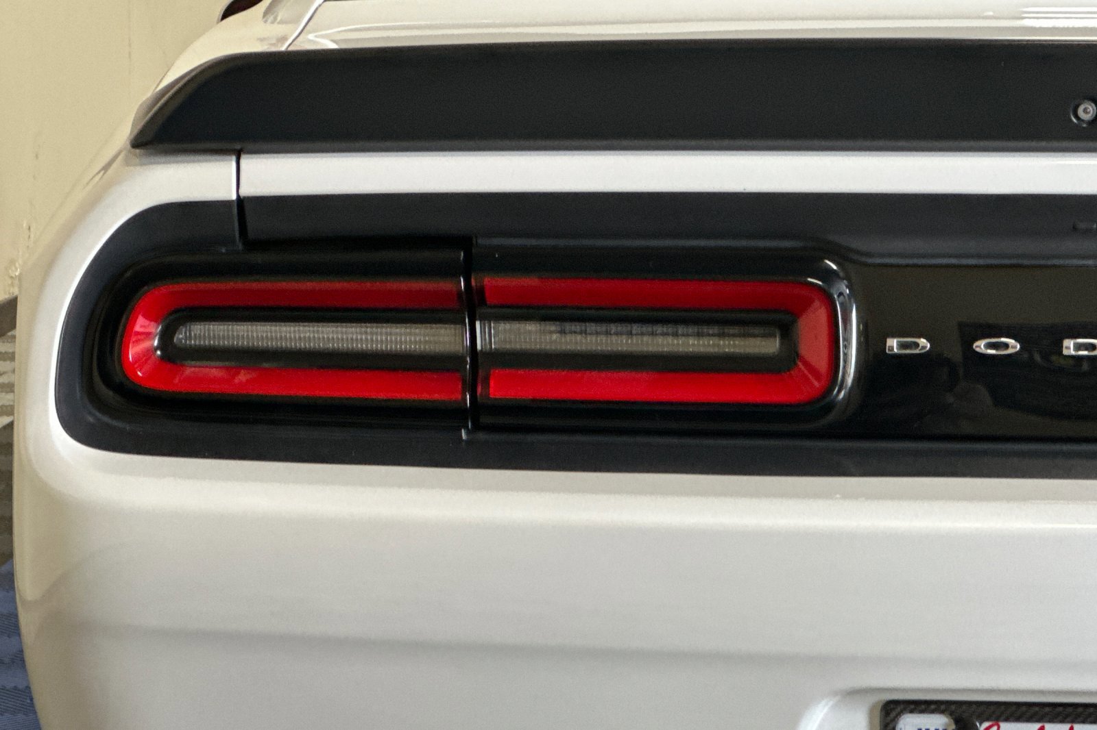 Used 2015 Dodge Challenger SRT Hellcat image 49