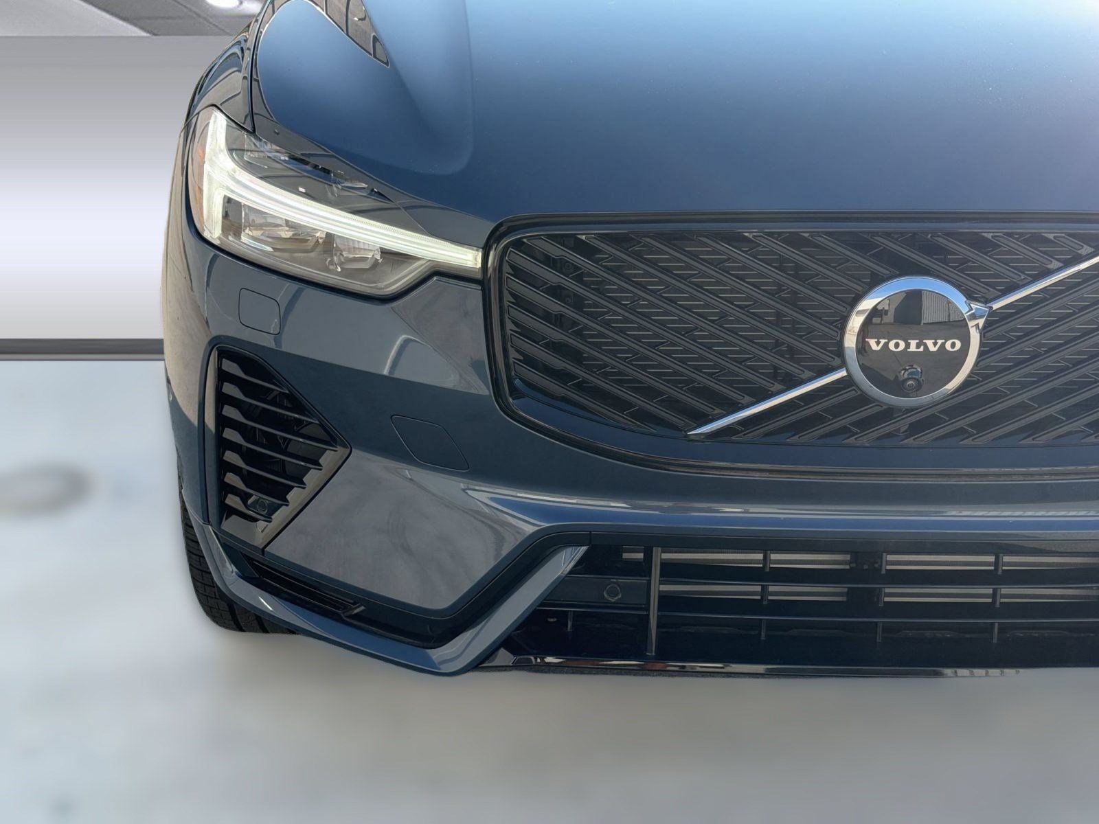 New 2026 Volvo XC60 T8 Ultra w/ Climate Package AWD/4WD image 12