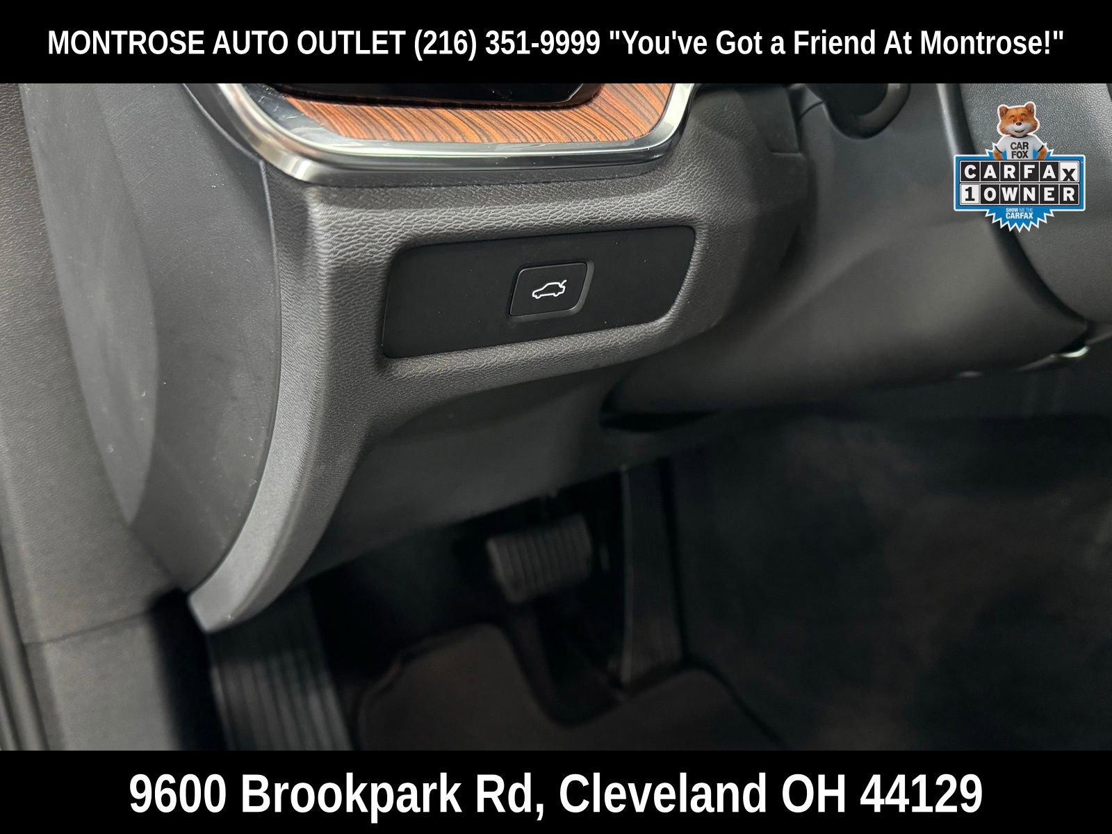 Certified 2025 Volvo V60 B5 Cross Country Plus AWD/4WD image 17
