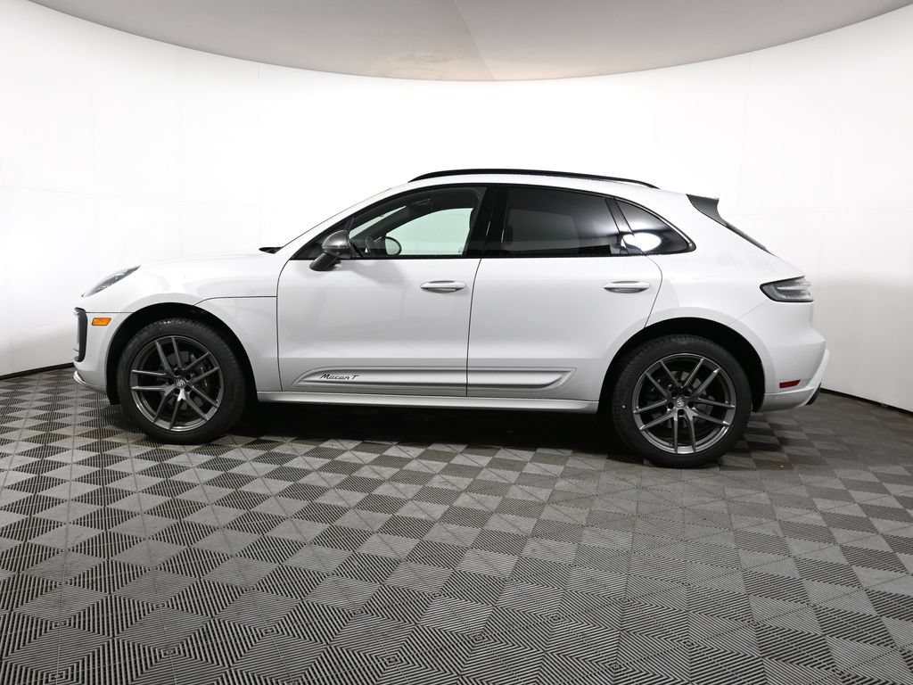 Used 2025 Porsche Macan Turbo AWD/4WD image 2