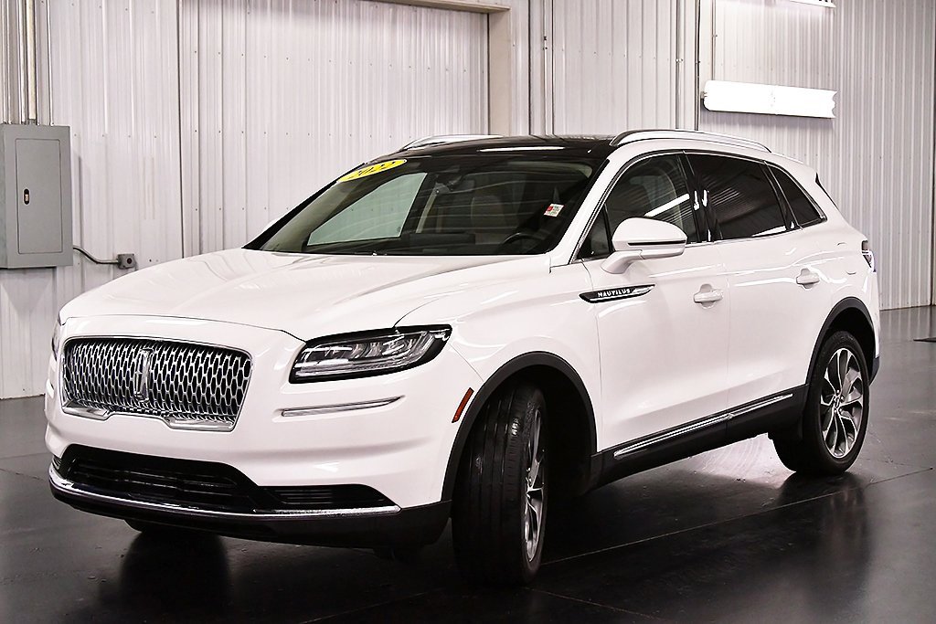 Used 2022 Lincoln Nautilus Reserve image 3