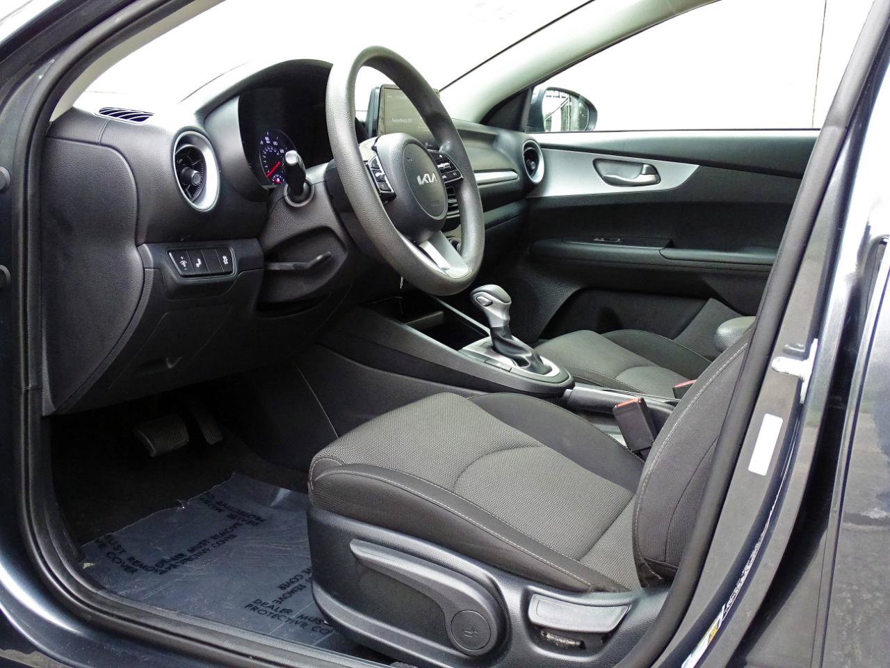 Used 2024 Kia Forte LXS w/ LXS Technology Package FWD image 12
