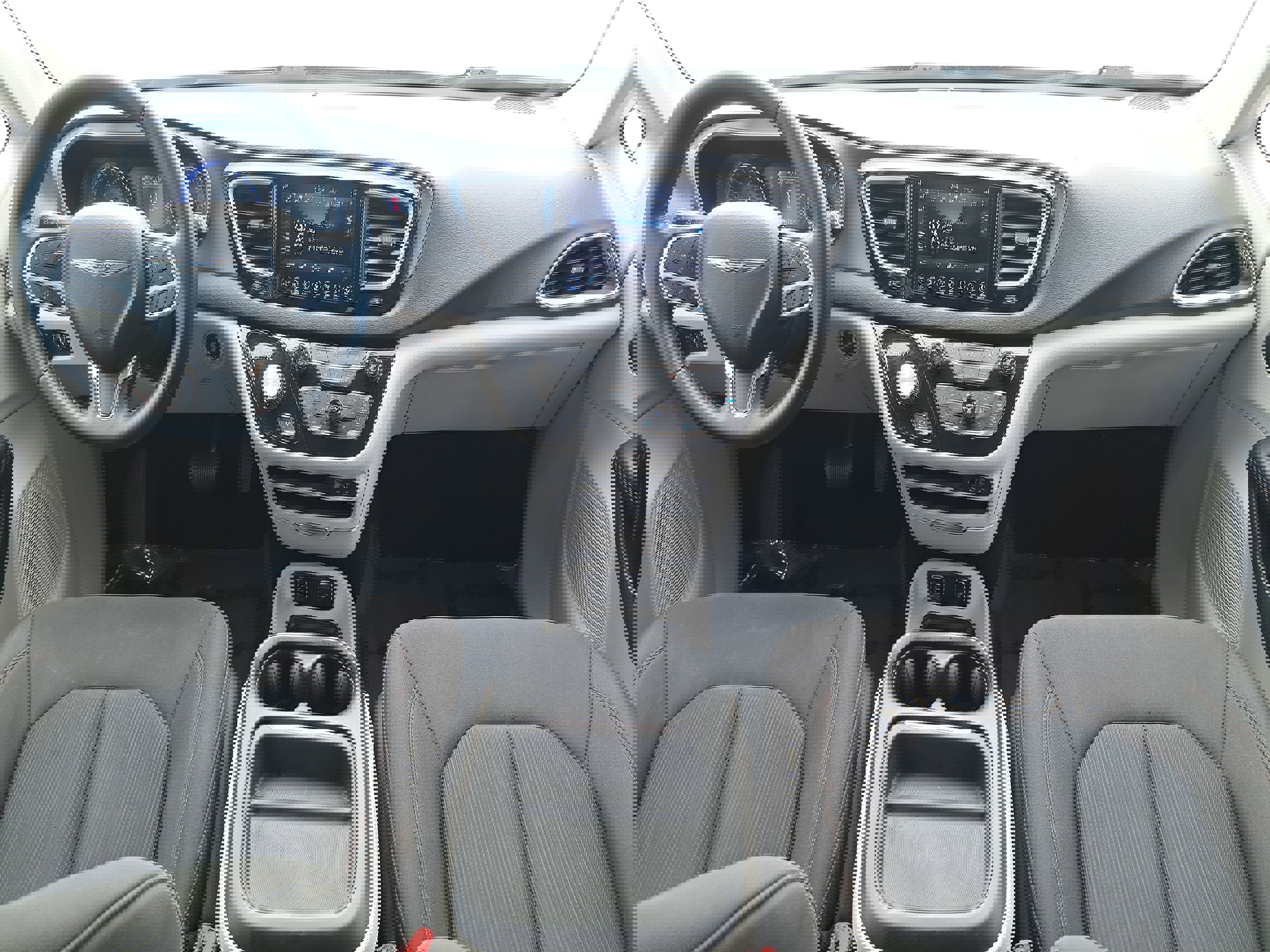 Used 2020 Chrysler Pacifica Touring w/ Cold Weather Group image 9