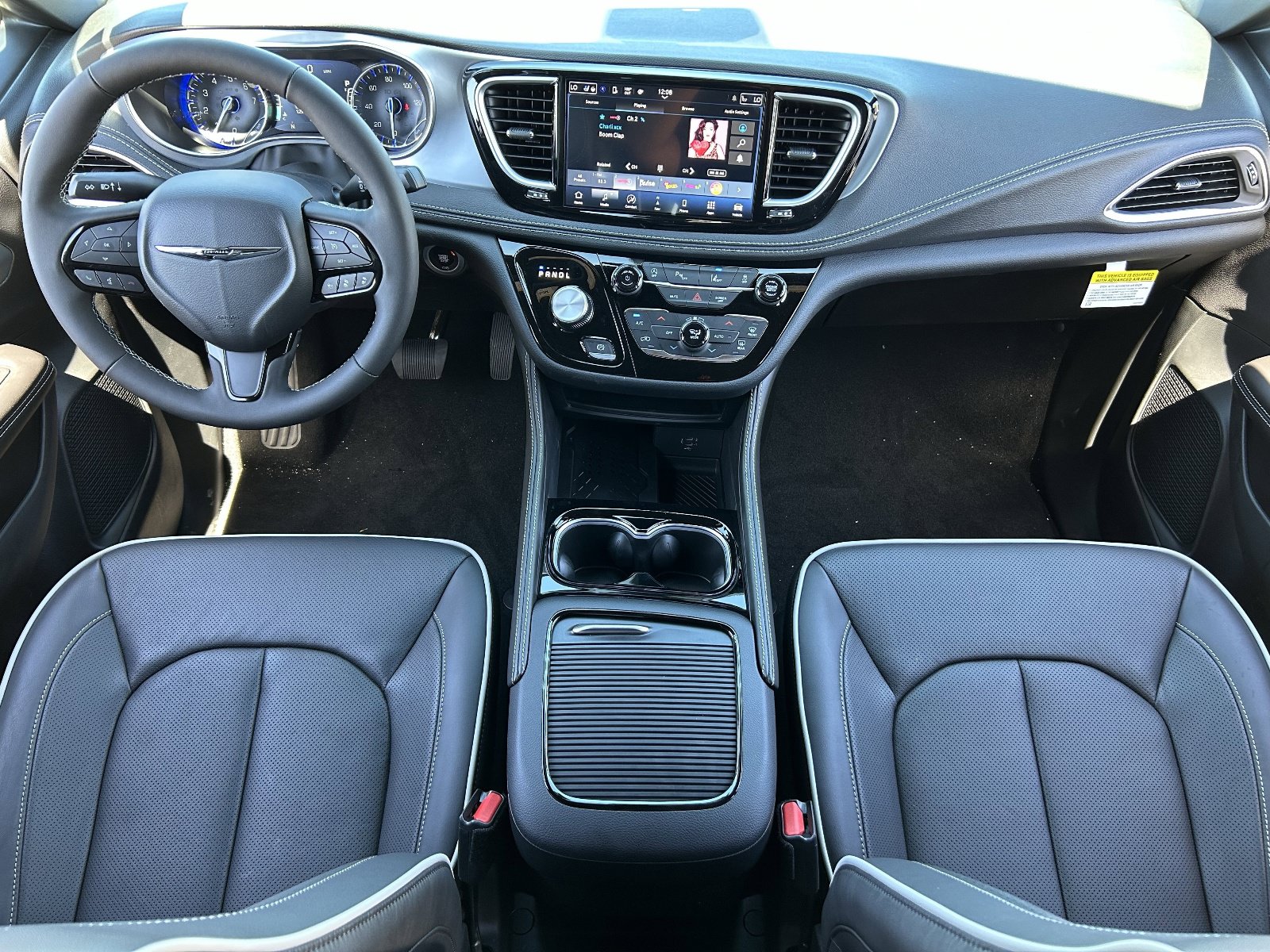 New 2026 Chrysler Pacifica Limited w/ S Appearance Package FWD image 14