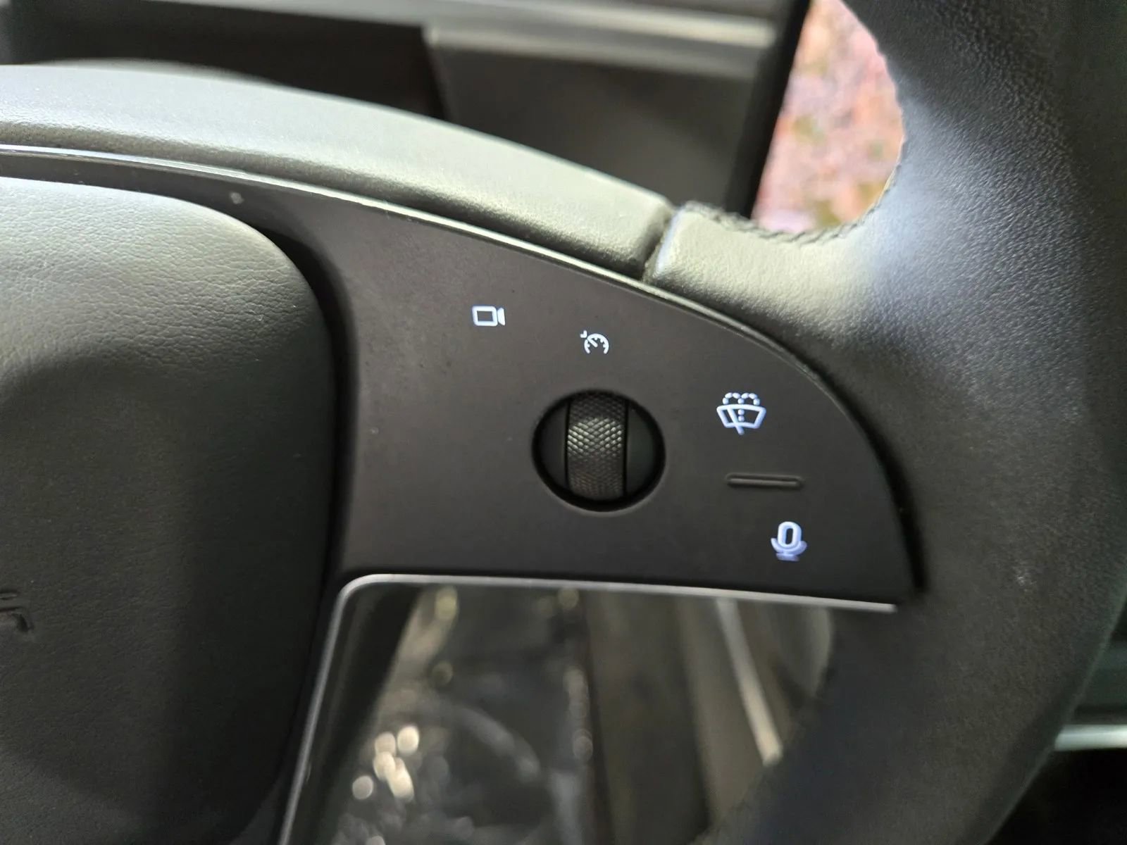 Used 2025 Tesla Model X AWD/4WD image 15