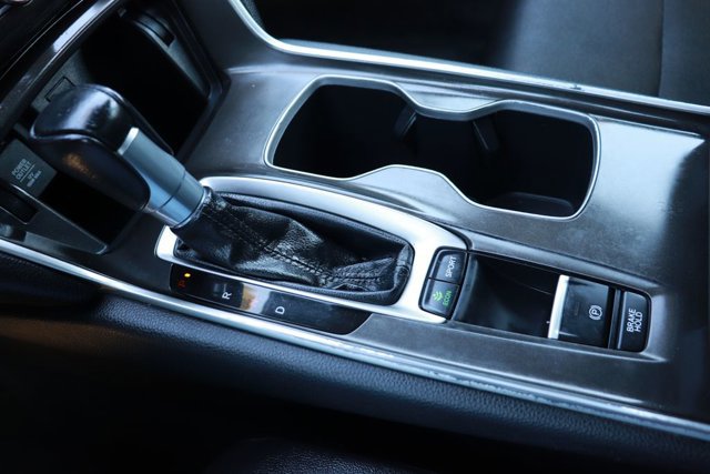 Used 2019 Honda Accord Sport image 17