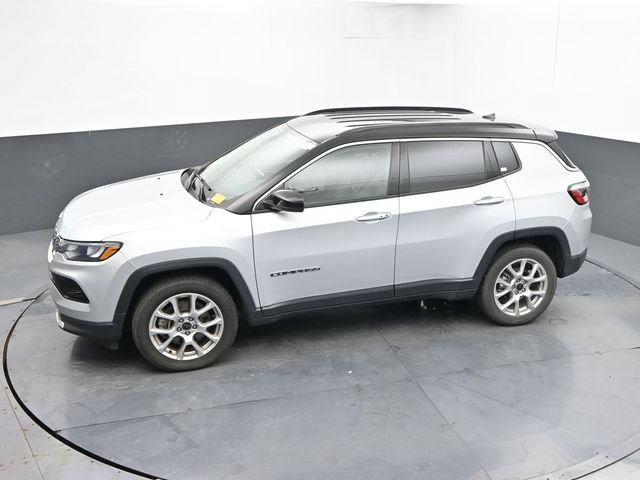 Used 2025 Jeep Compass Limited AWD/4WD image 41