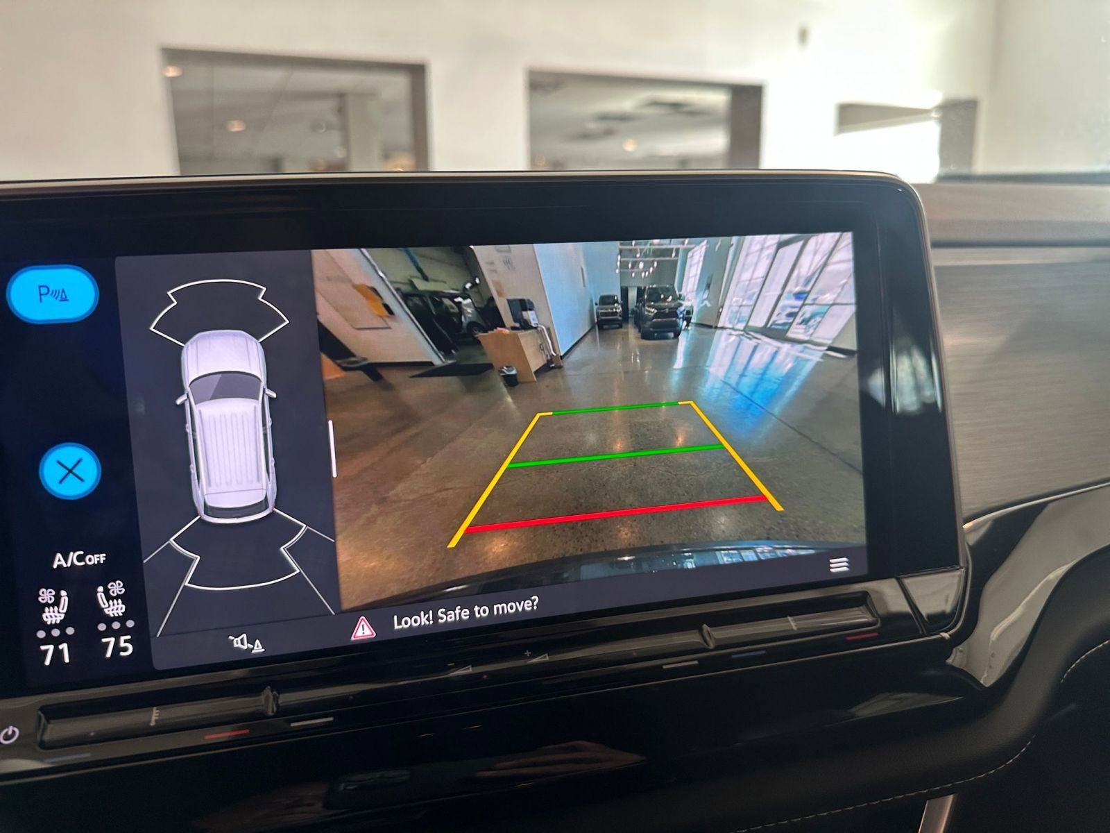 Used 2025 Volkswagen Atlas Cross Sport SE image 17