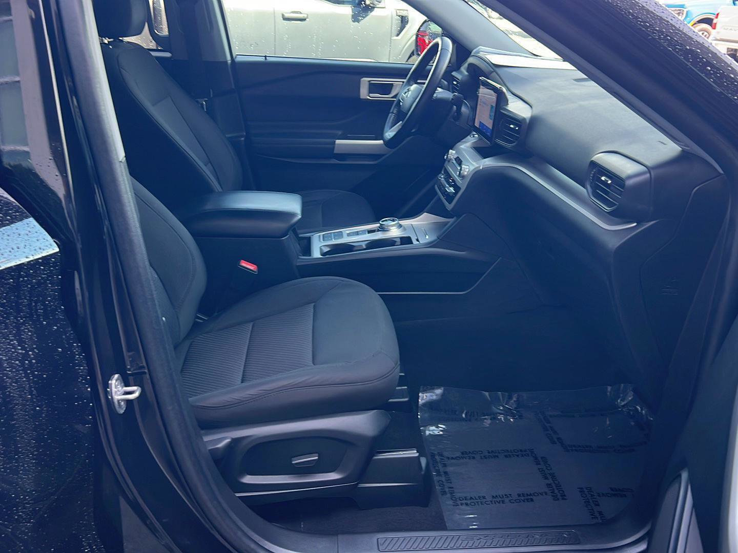 Certified 2023 Ford Explorer XLT RWD image 12