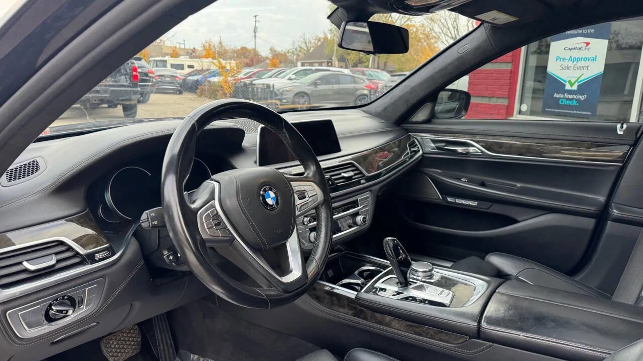 Used 2016 BMW 750i xDrive image 27