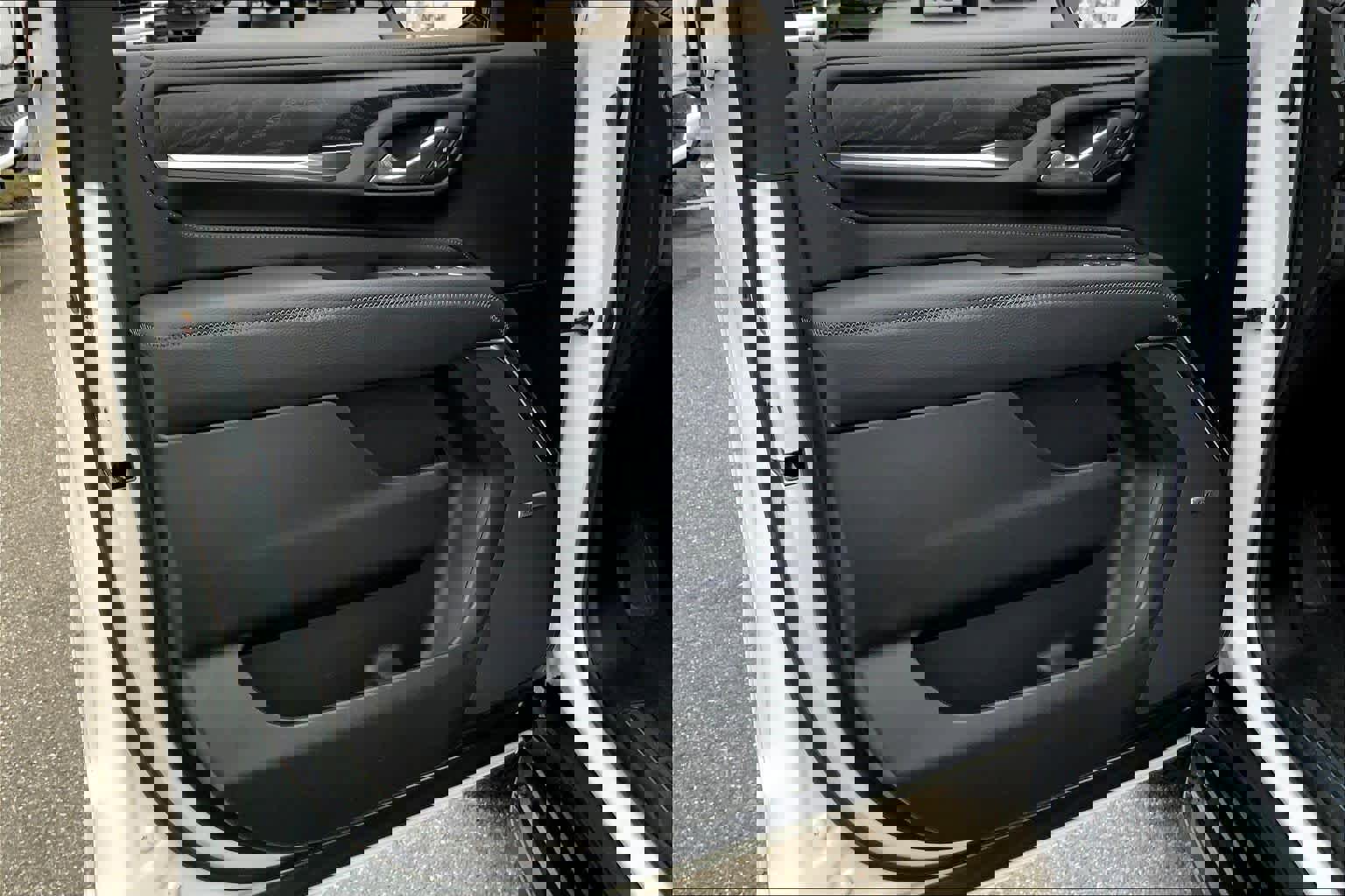 Used 2024 GMC Yukon XL Denali w/ Advanced Technology Package image 21