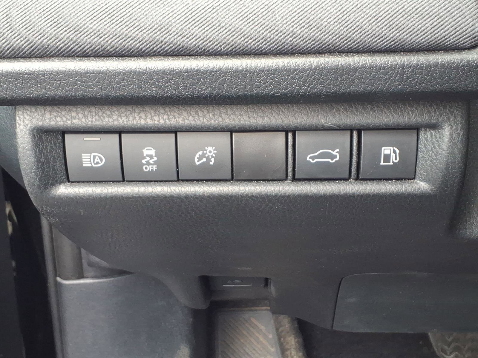 Used 2025 Toyota Camry LE image 24