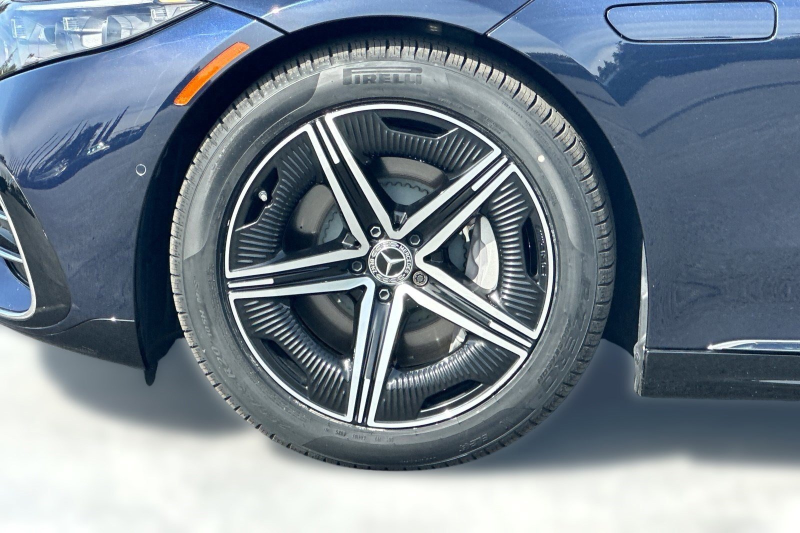 Used 2023 Mercedes-Benz EQS 580 4MATIC Sedan image 11