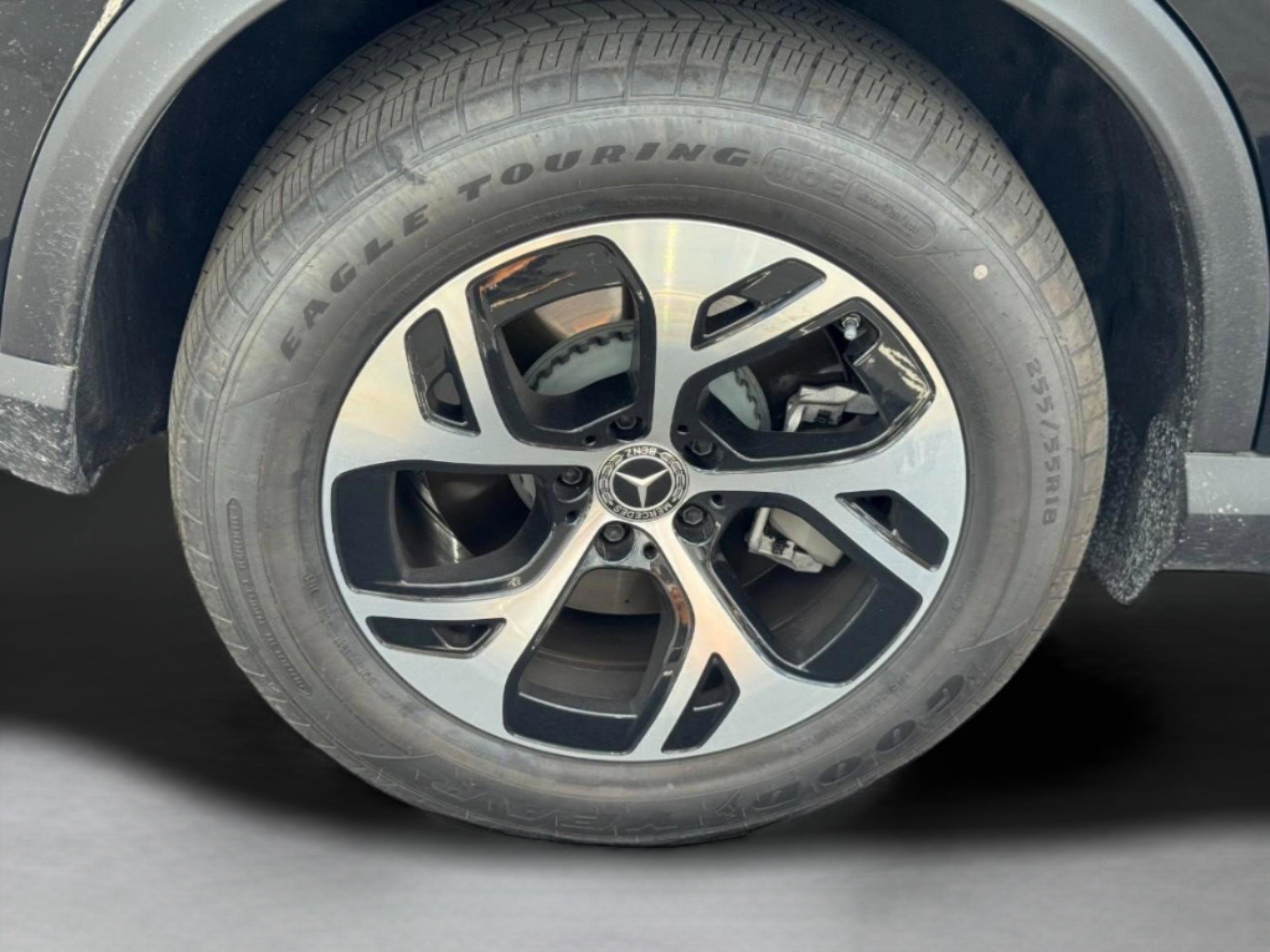 Certified 2025 Mercedes-Benz GLC 350e 4MATIC image 33