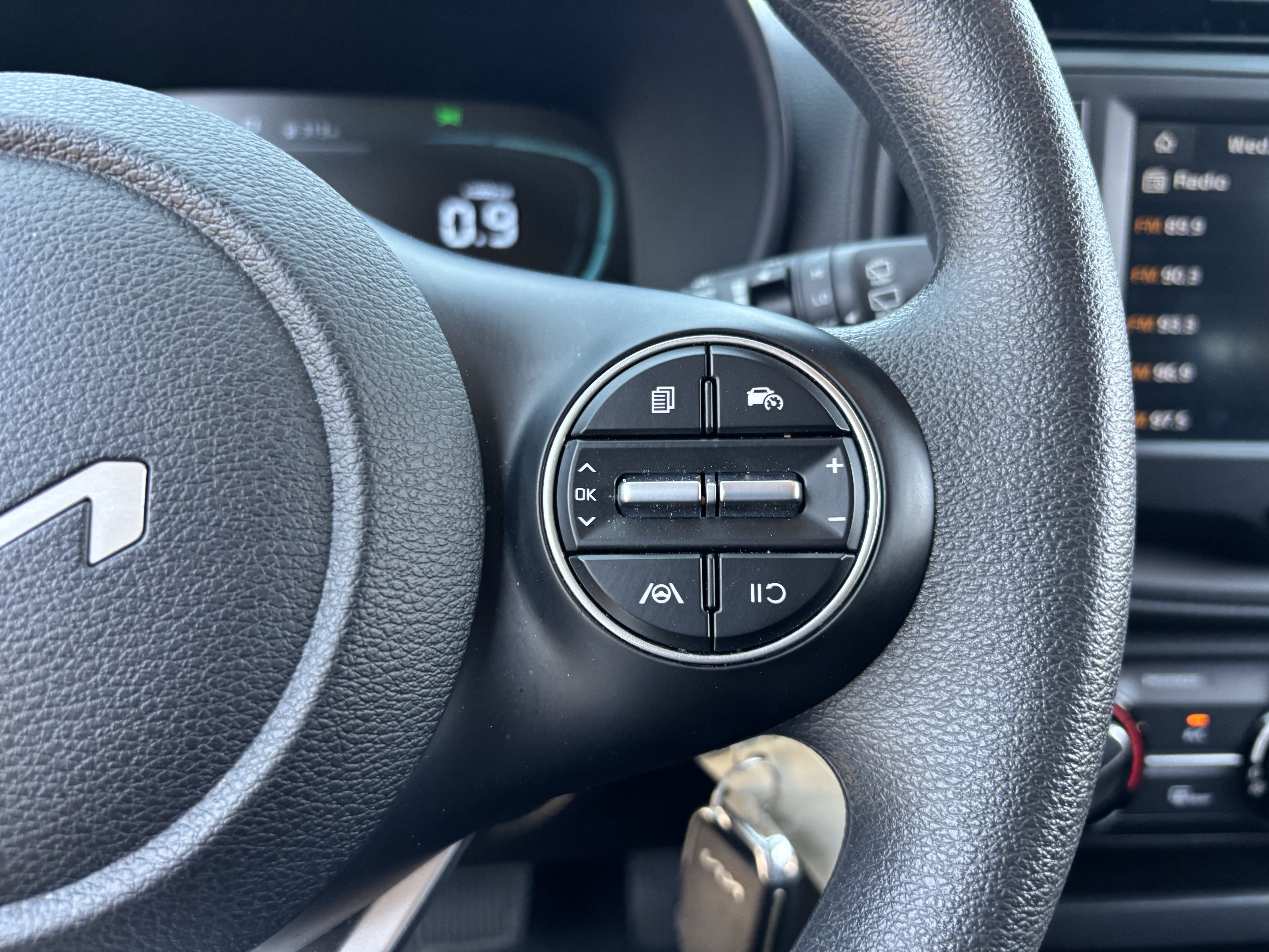 Certified 2025 Kia Soul LX w/ LX Technology Package FWD image 26