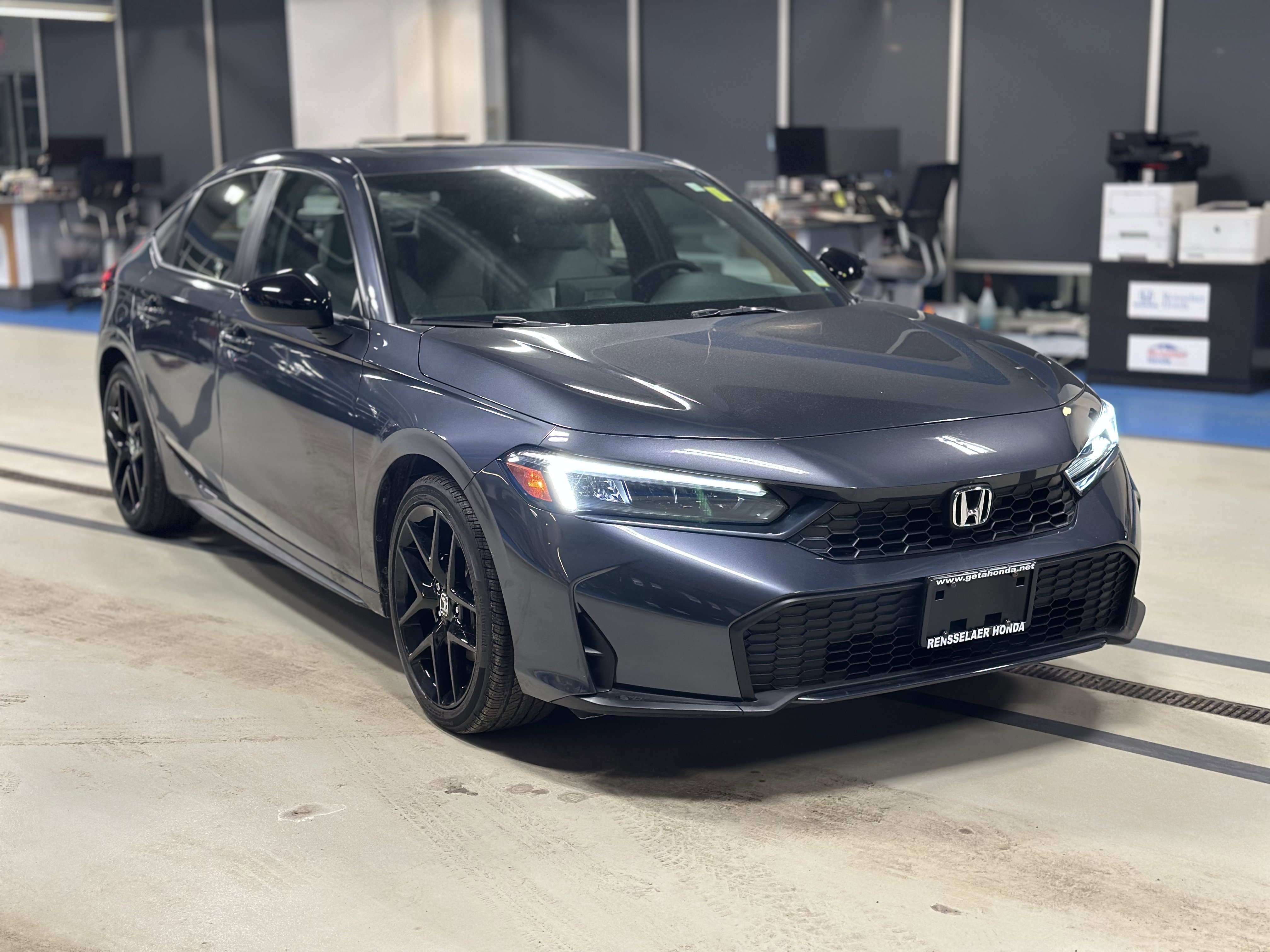 Used 2025 Honda Civic Sport image 3