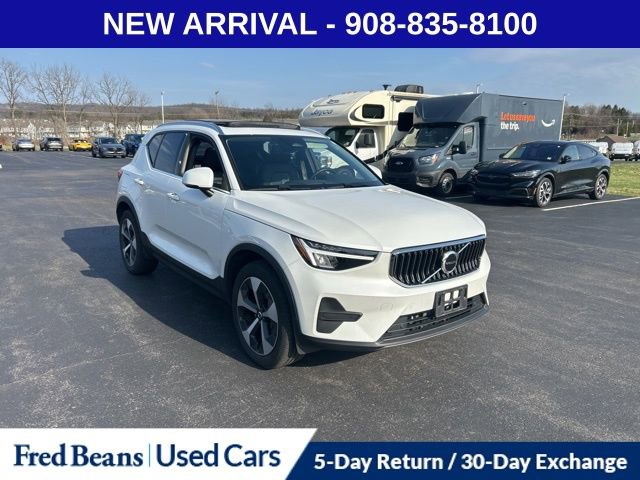Used 2025 Volvo XC40 B5 Core w/ Protection Package Premier video 1