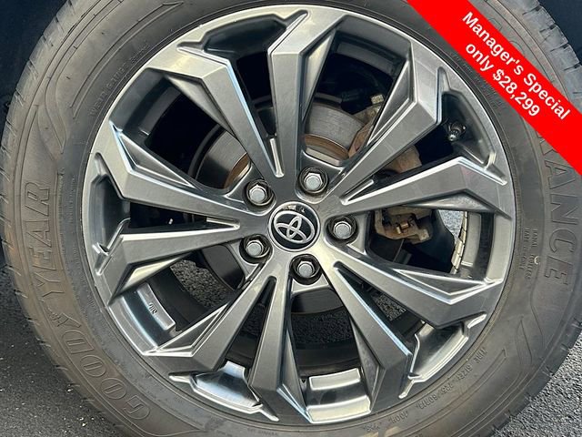 Used 2022 Toyota RAV4 XLE Premium image 25