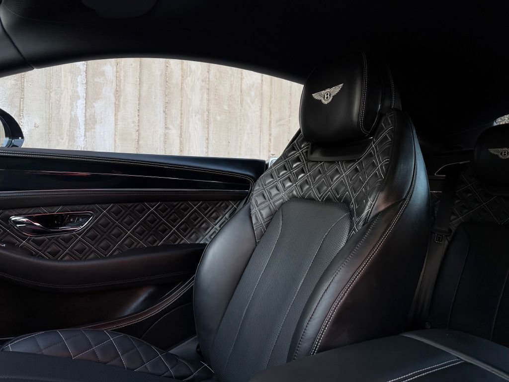 Used 2020 Bentley Continental GT V8 image 29