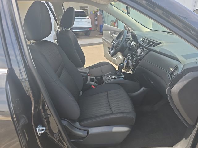 Used 2017 Nissan Rogue S image 17