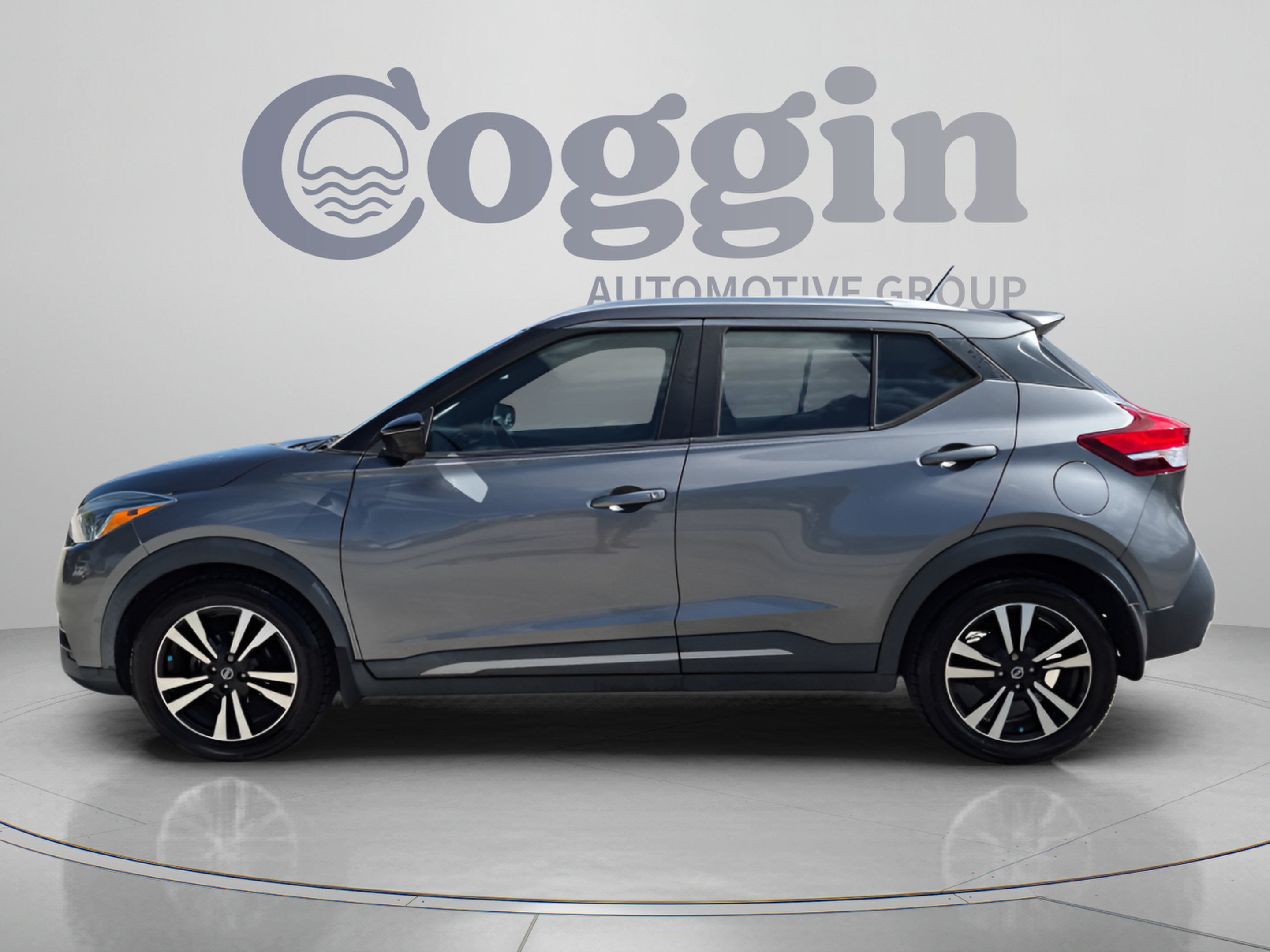 Used 2019 Nissan Kicks SR FWD image 3
