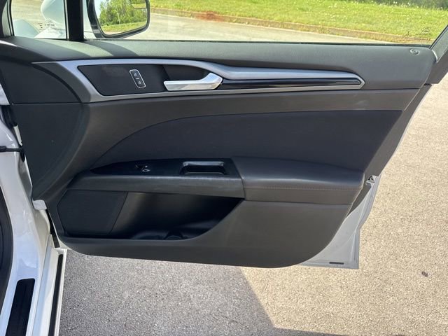 Used 2015 Ford Fusion SE FWD image 9